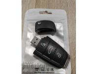 USB 2.0 32 GB flash drive in the shape of a car key,