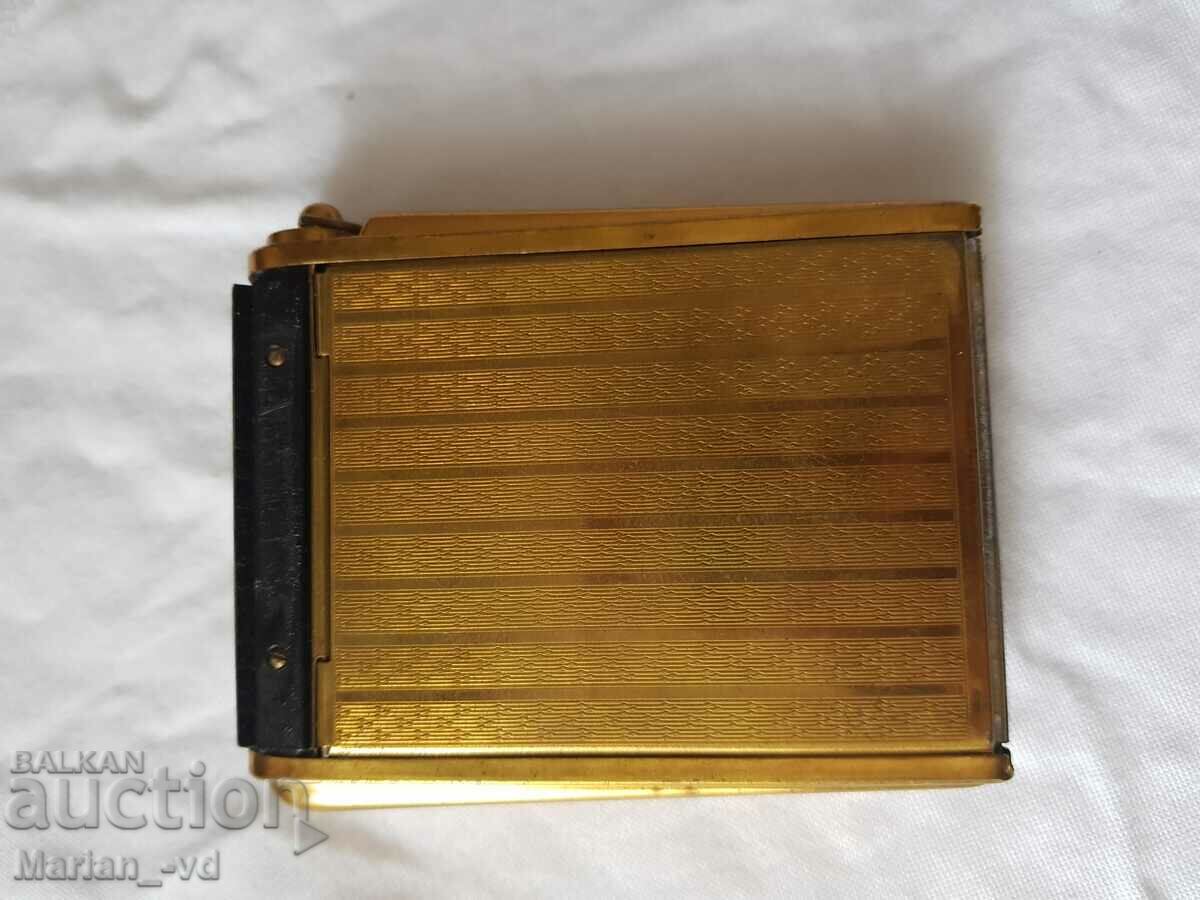 Auction Old bronze powder case Auction Old bronze powder case