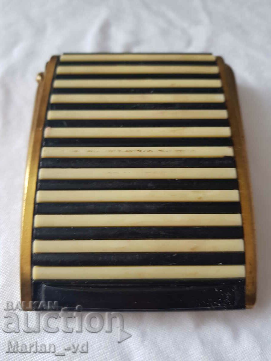 Old bronze powder case - 7 Old bronze powder case - 7