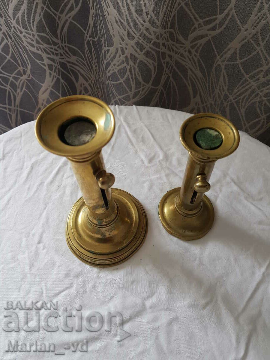 Two bronze candlesticks with lifter - 6 Two bronze candlesticks with lifter - 6
