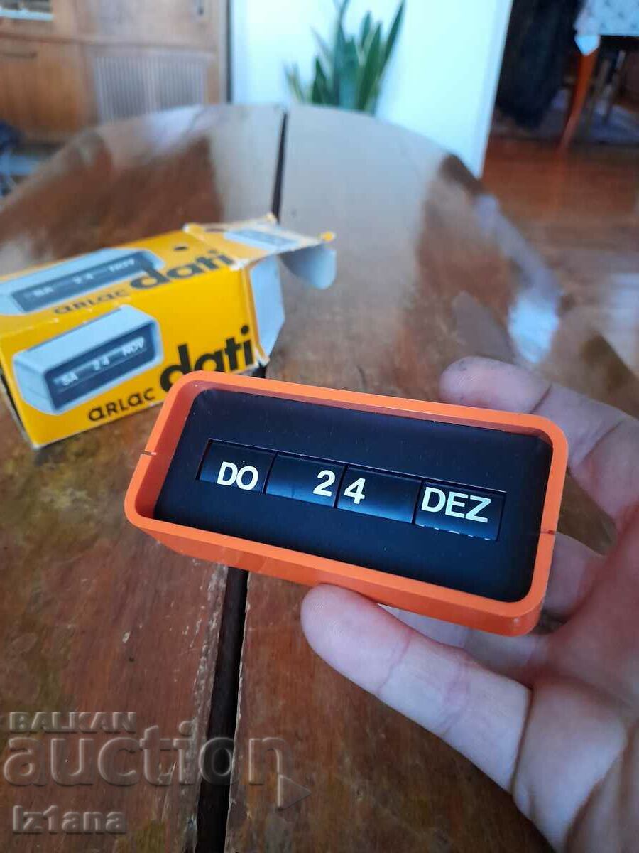 Auction Old hand calendar Auction Old hand calendar