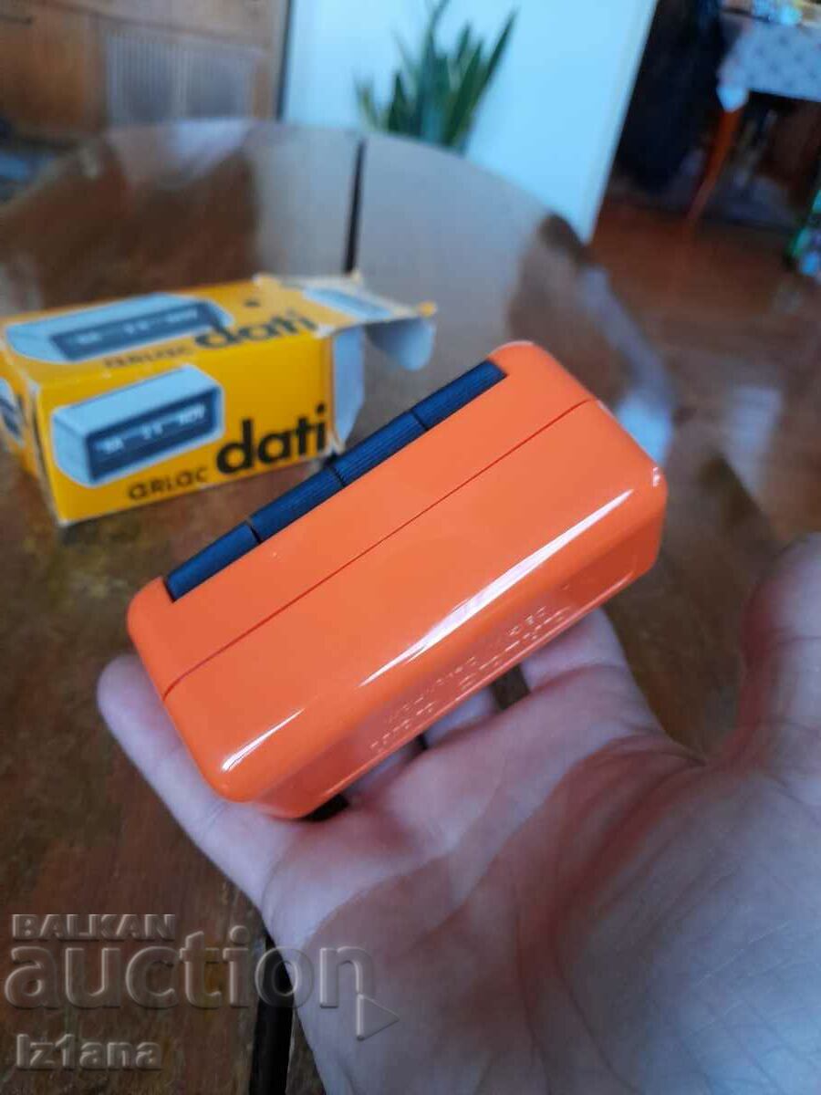 Old hand calendar - 5 Old hand calendar - 5