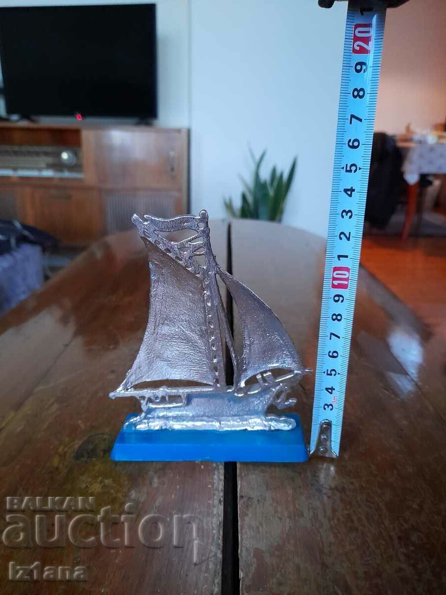 Delivery of Old souvenir thermometer