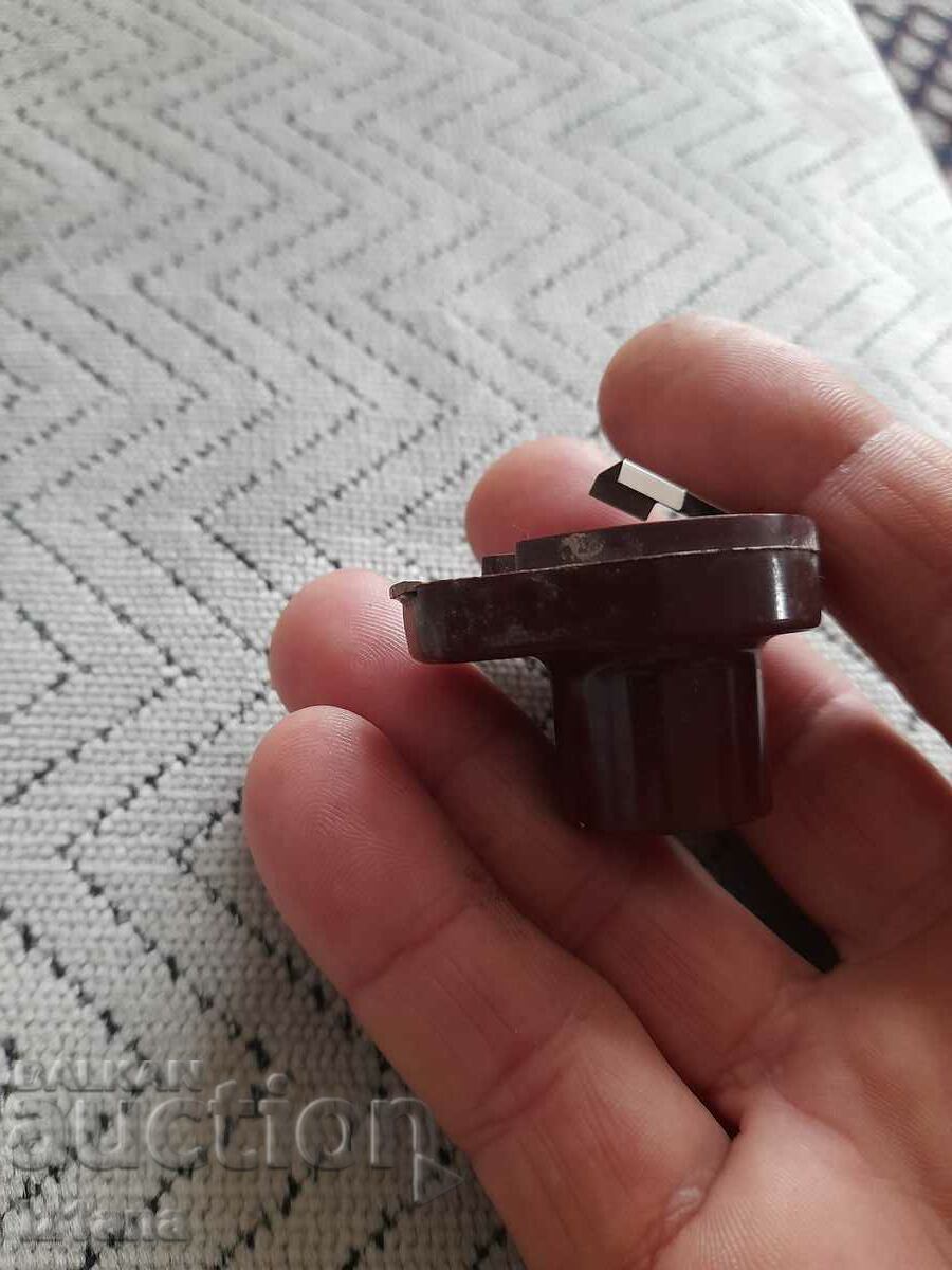 Licitație Degetul mare al capacului de distribuitor vechi