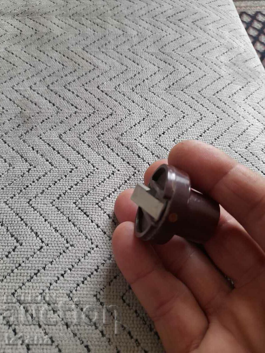 Degetul mare al capacului de distribuitor vechi - 5