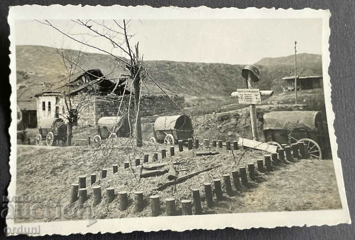 4182 Regatul Bulgariei mormântul unui soldat german ucis Marea Albă cu preț 25.00 BGN | € 12.78 4182 Regatul Bulgariei mormântul unui soldat german ucis Marea Albă cu preț 25.00 BGN | € 12.78