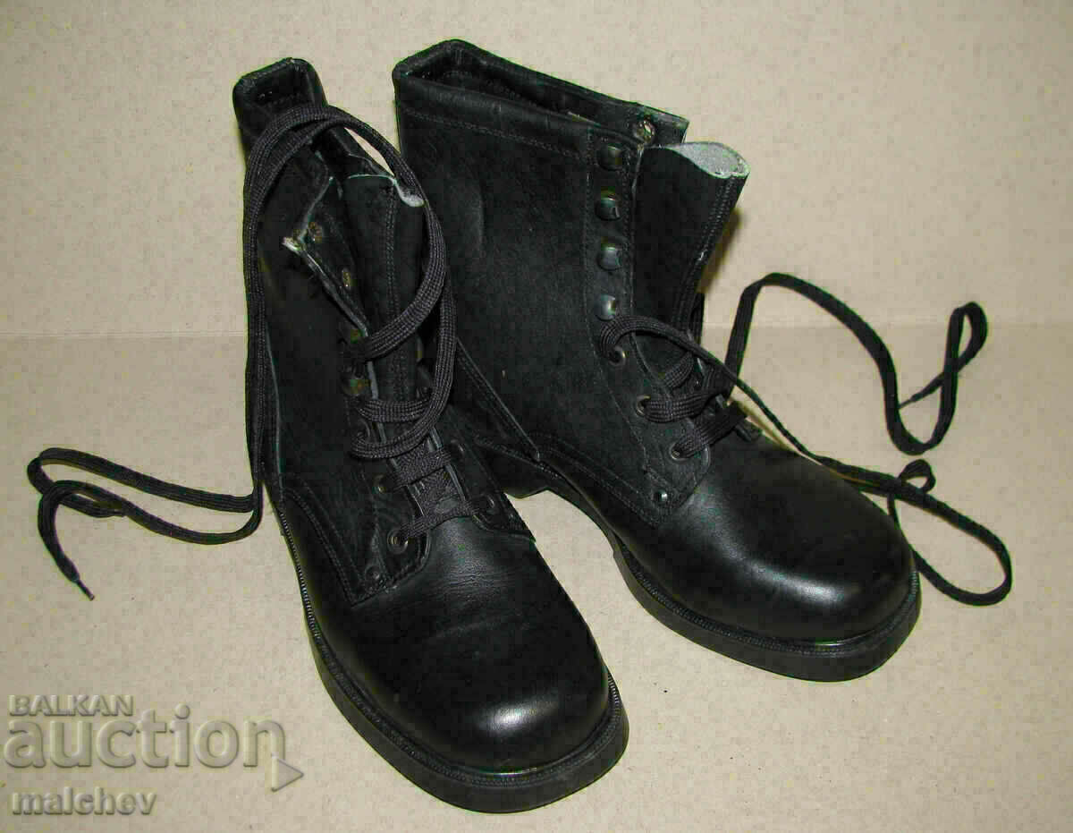 New military boots No. 40 est. leather stitched rubber. soles