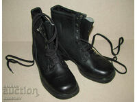 Military boots No. 40 genuine leather stitched rubber. soles, new