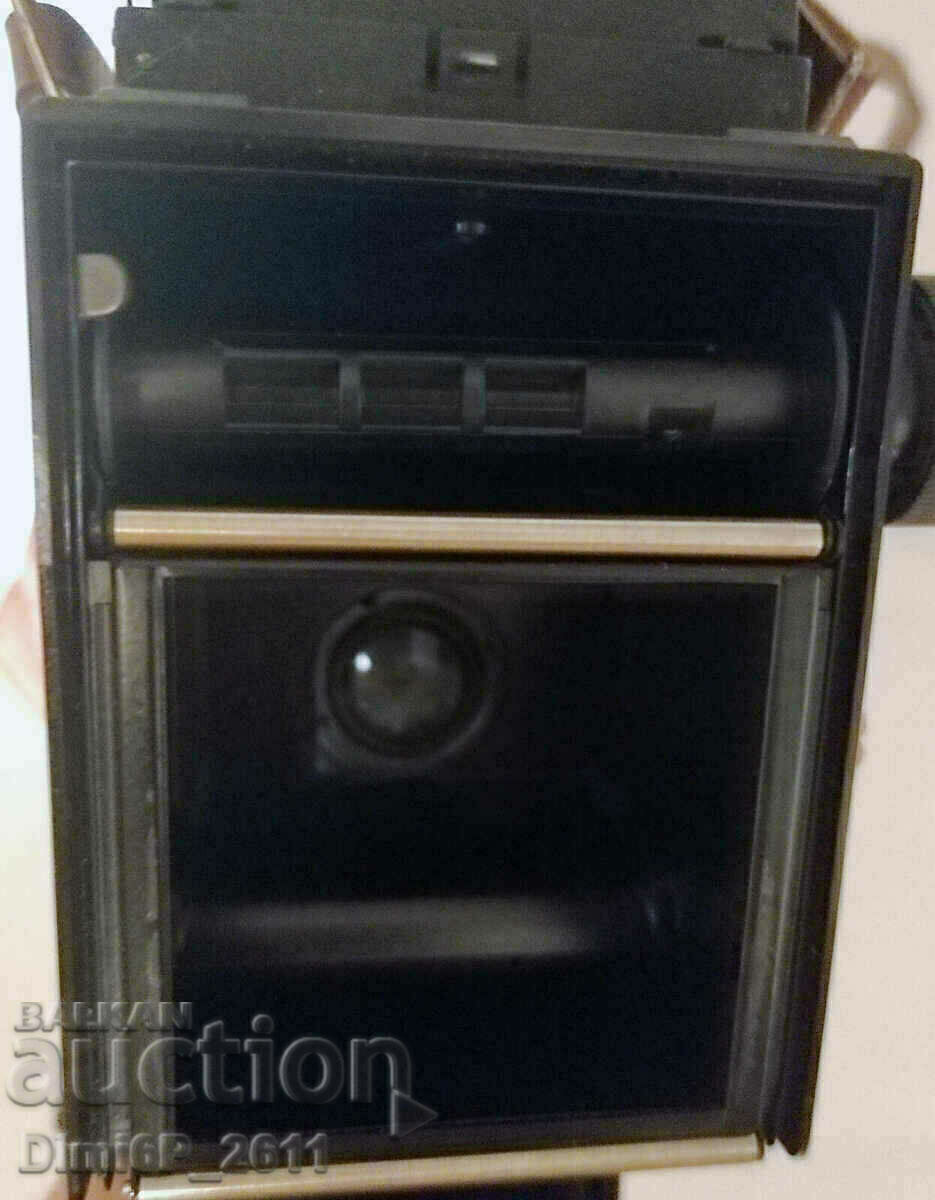 Auction Russian medium format LOMO camera Lover 2 Auction Russian medium format LOMO camera Lover 2
