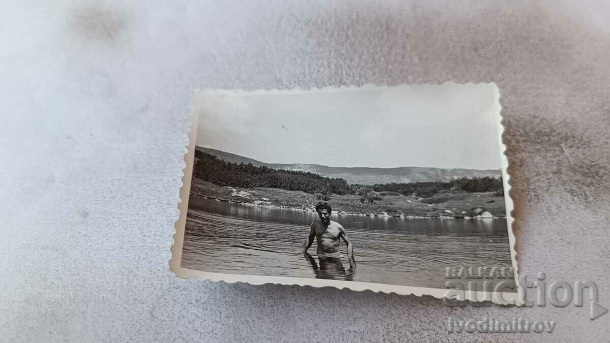 Photo Rila A man in a swimsuit in Stinky Lake 1957