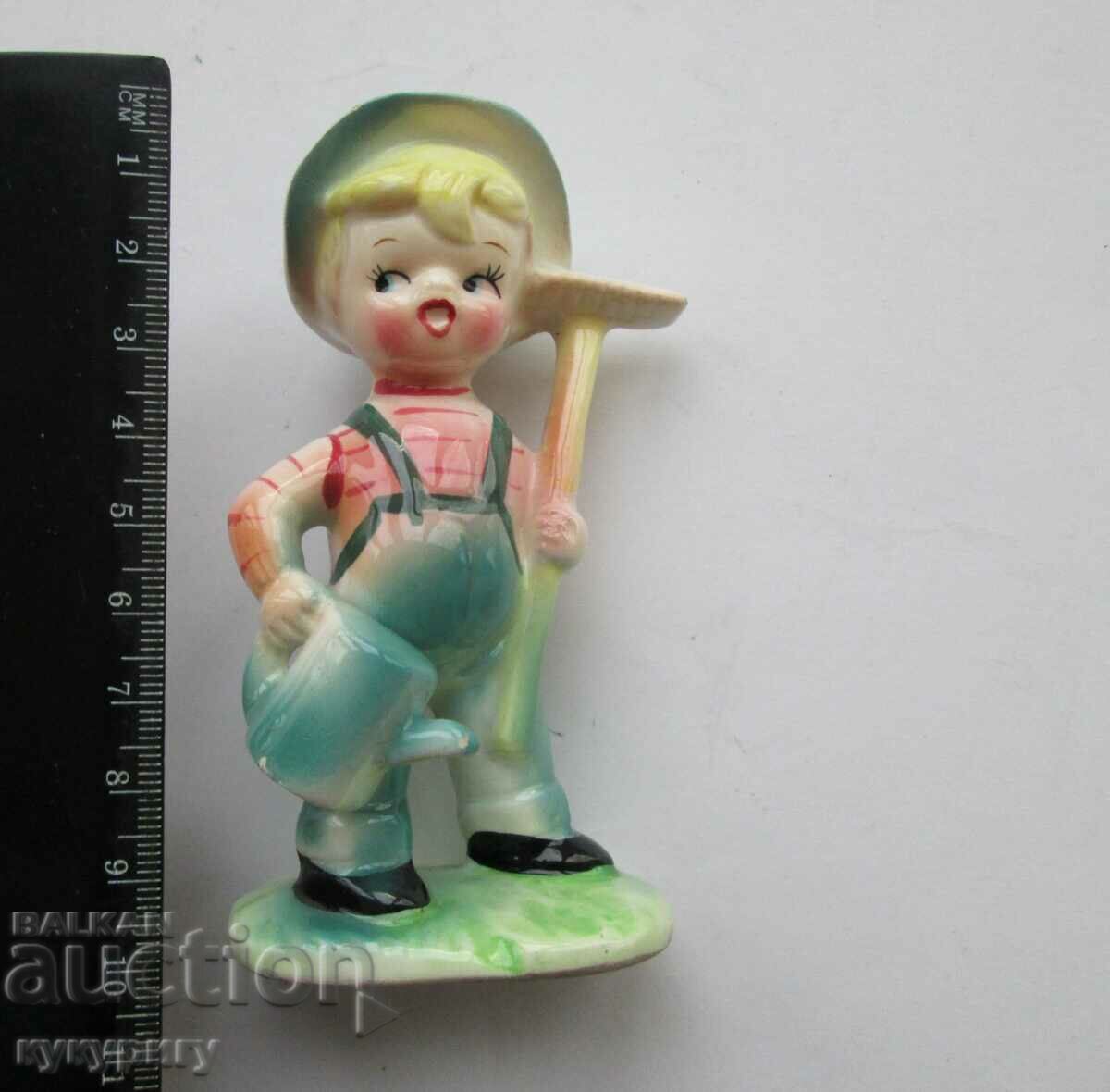 Delivery of Old porcelain figurine boy gardener FOREIGN Delivery of Old porcelain figurine boy gardener FOREIGN