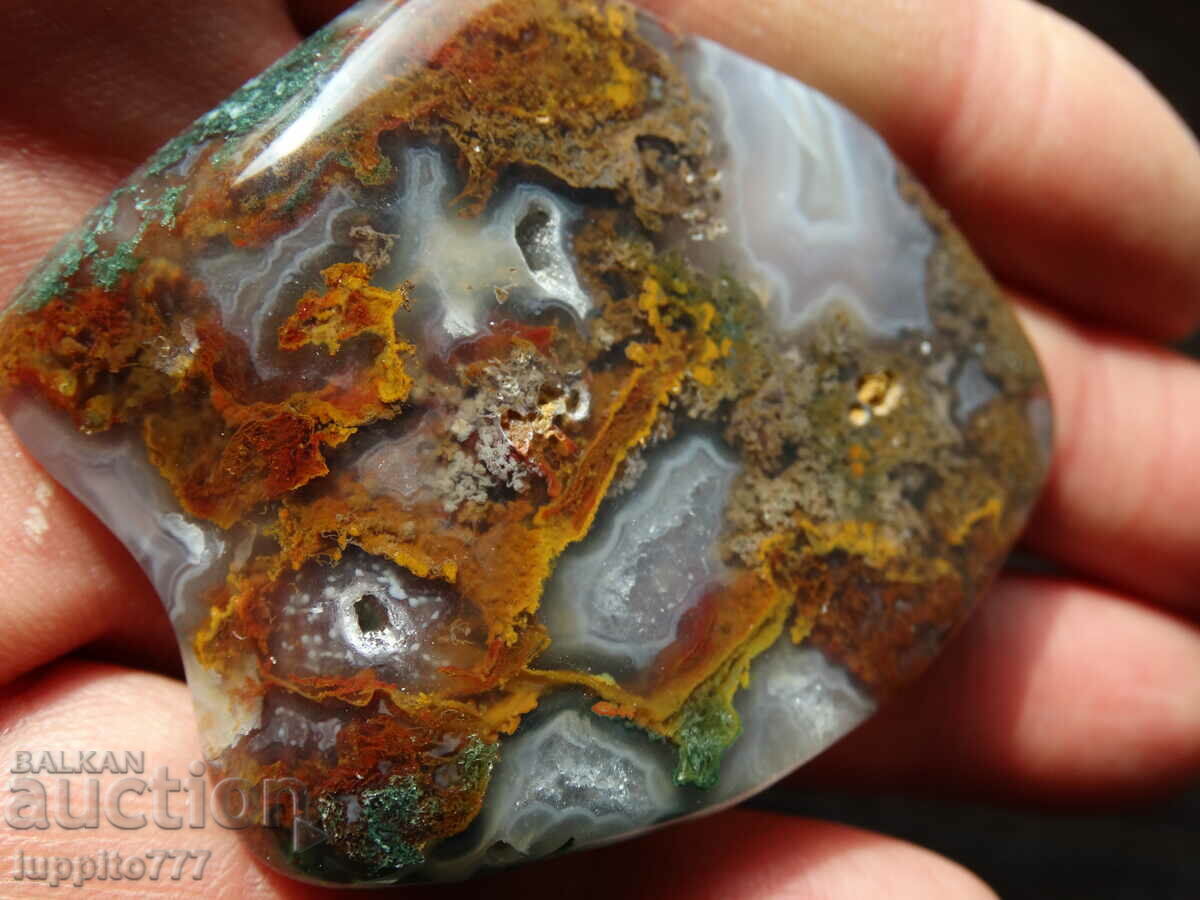 Delivery of 420 carat natural Orpheus agate with carnelian Delivery of 420 carat natural Orpheus agate with carnelian