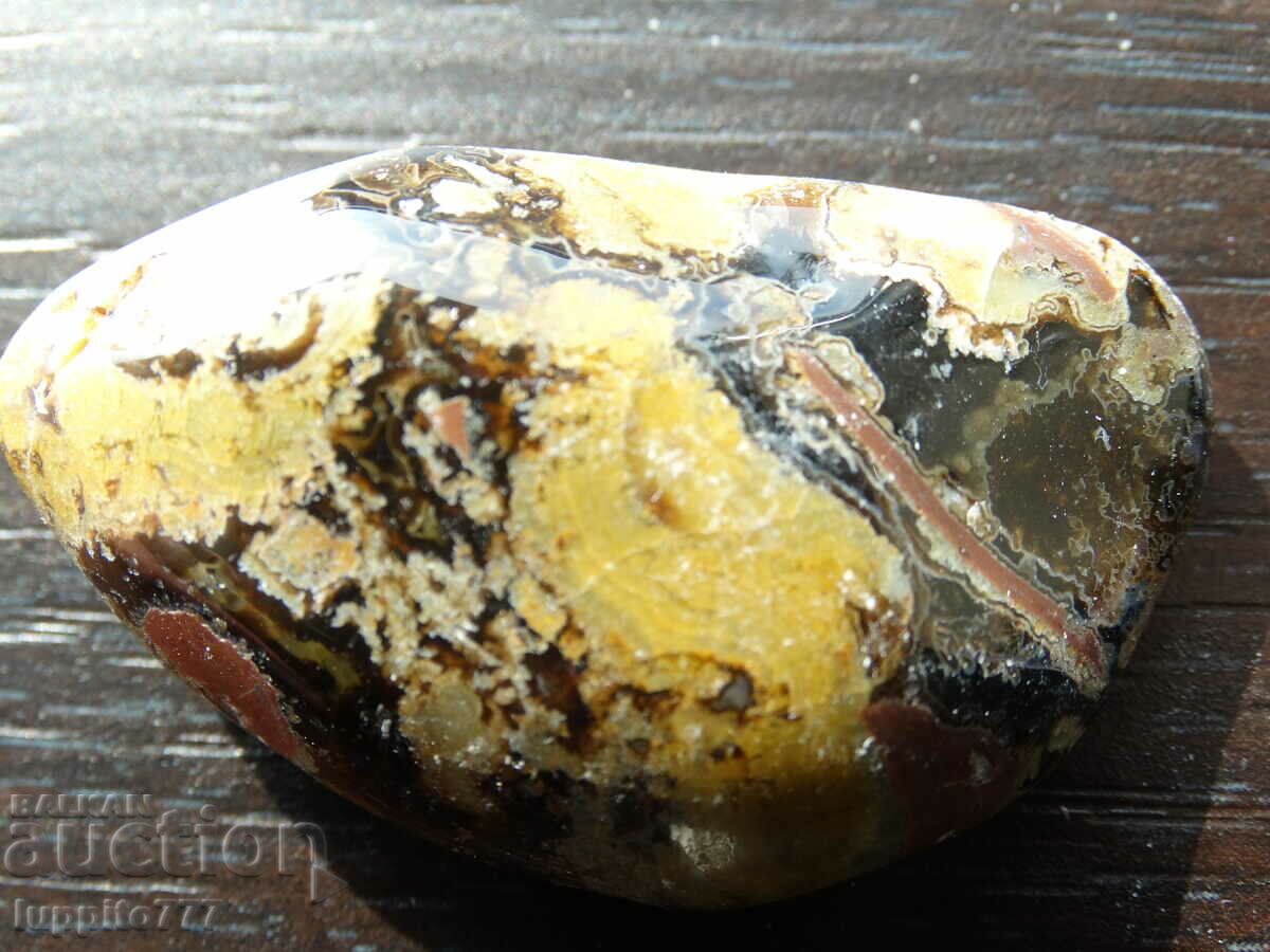Delivery of 250 carat natural agate with carnelian, jasper Delivery of 250 carat natural agate with carnelian, jasper