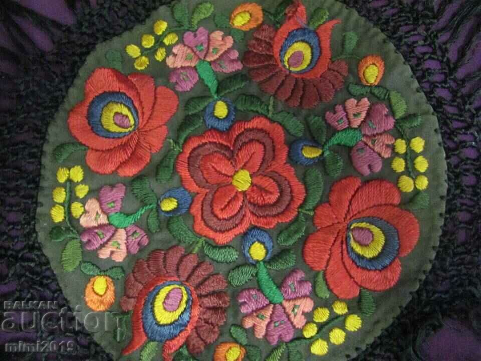 Delivery of Antique Hand Embroidered Check, Bedspreads 2 pcs. Delivery of Antique Hand Embroidered Check, Bedspreads 2 pcs.