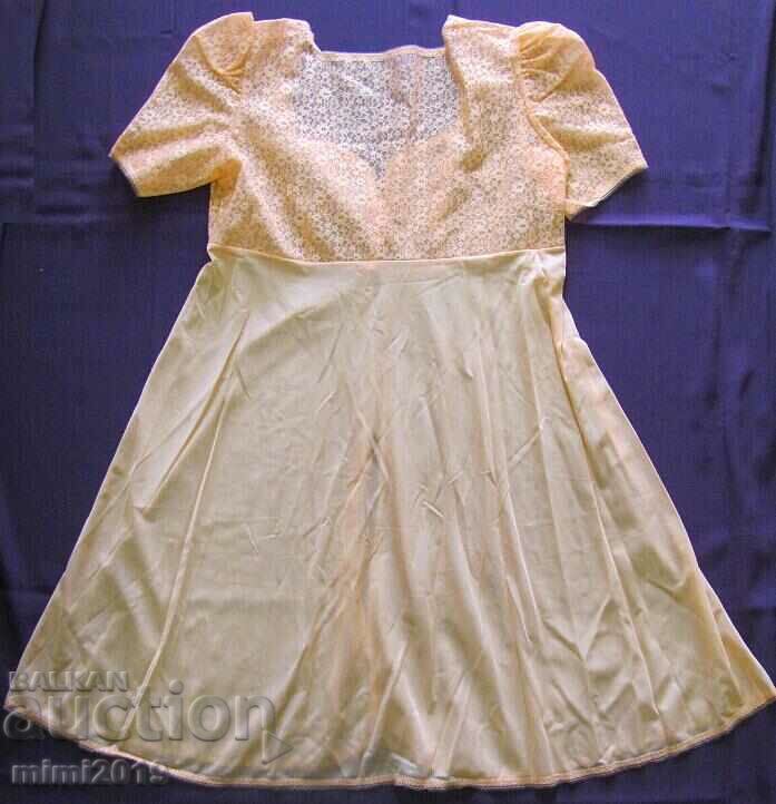 60's Luxury Ladies Nightgown Two Piece Set - 7 60's Luxury Ladies Nightgown Two Piece Set - 7