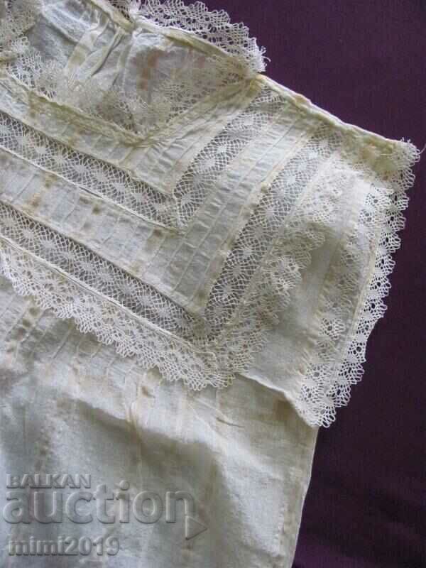 Delivery of Antique Women's Nightgown Victorian Style Delivery of Antique Women's Nightgown Victorian Style