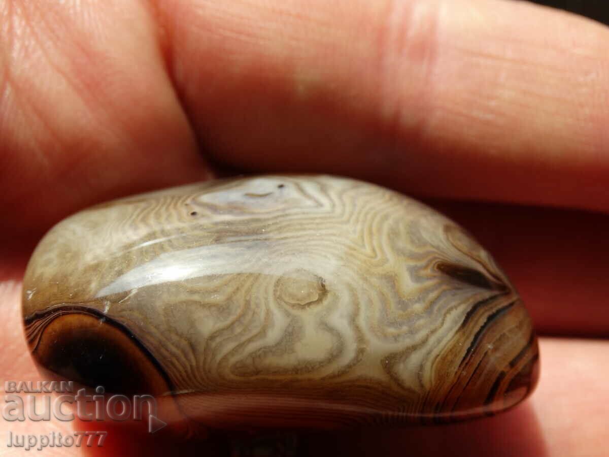 Auction 33 grams of sardonyx agate carnelian Auction 33 grams of sardonyx agate carnelian