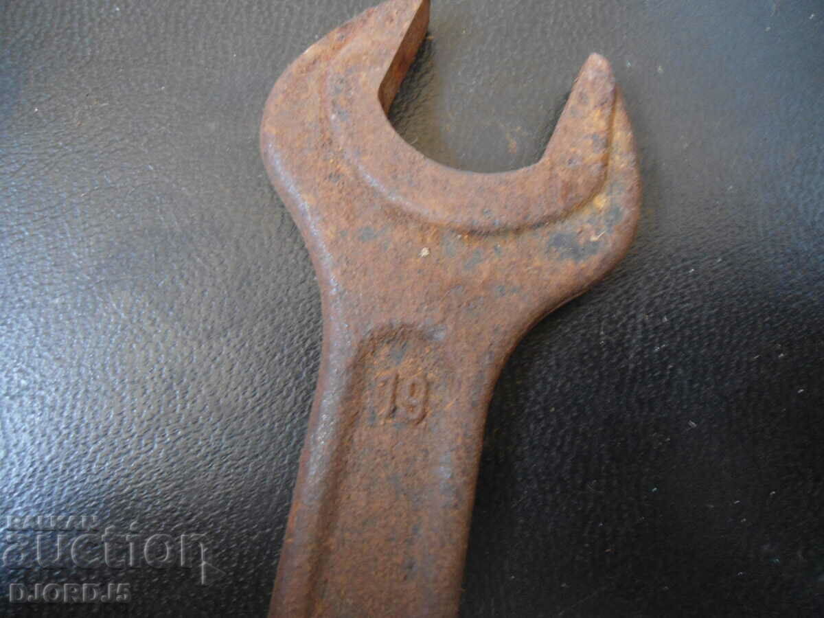 Cheie veche 19-22, marcaje cu preț 3.00 BGN | € 1.53