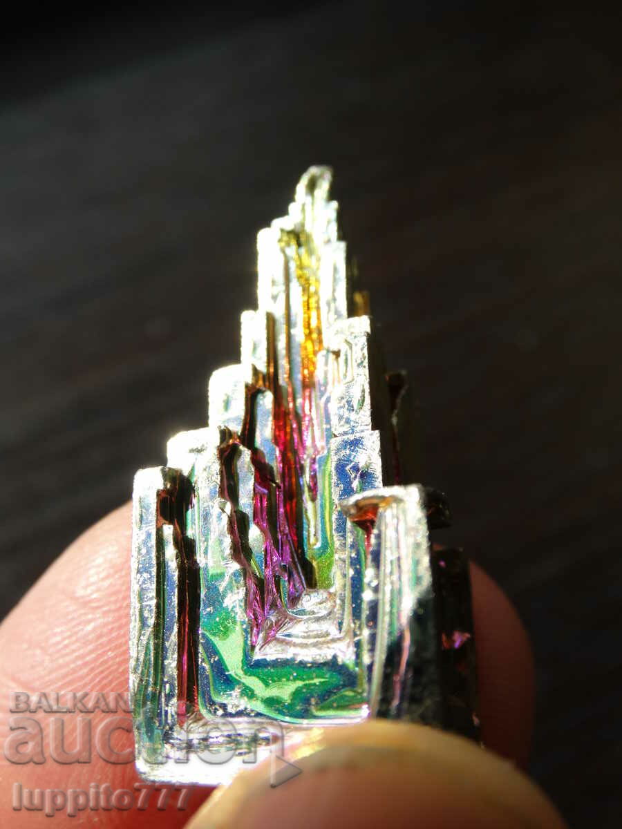 Παράδοση 21,50 γραμμάρια βισμούθιο τιτανίου πολύχρωμο Παράδοση 21,50 γραμμάρια βισμούθιο τιτανίου πολύχρωμο