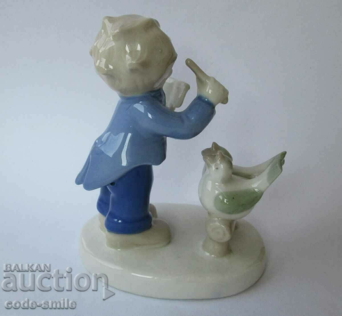 Livrarea Veche figurina statueta din portelan "Boy Conductor" portelan Livrarea Veche figurina statueta din portelan "Boy Conductor" portelan