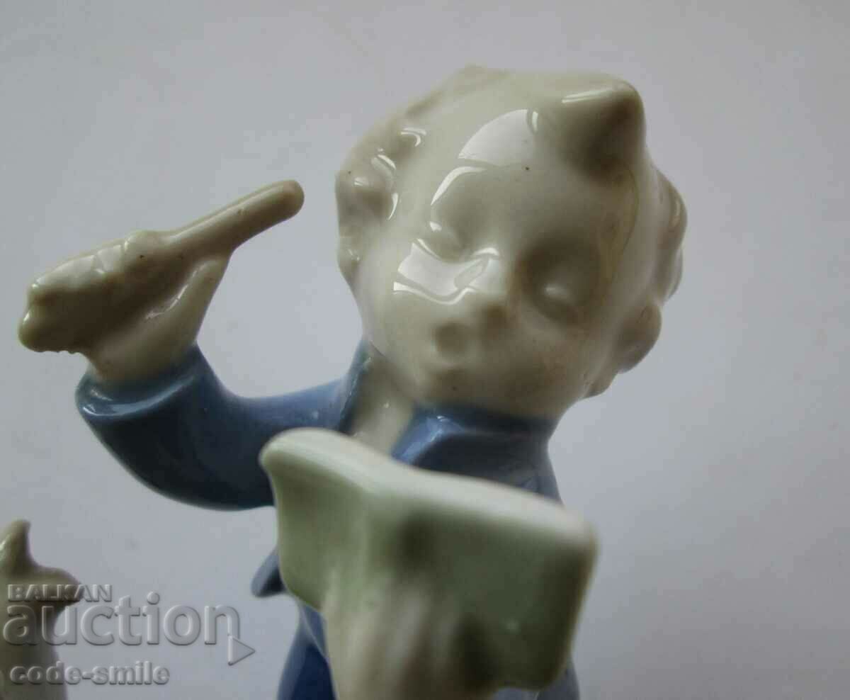 Veche figurina statueta din portelan "Boy Conductor" portelan - 7 Veche figurina statueta din portelan "Boy Conductor" portelan - 7