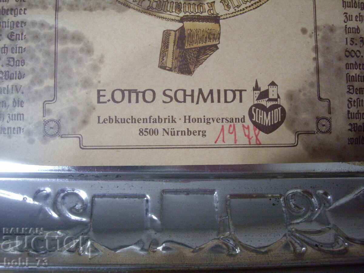 Old big metal box. - 6 Old big metal box. - 6