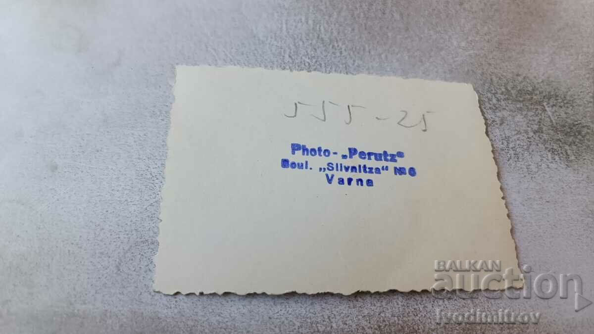 Photo Varna Man, woman and girl on a walk with price 2.65 BGN | € 1.35 Photo Varna Man, woman and girl on a walk with price 2.65 BGN | € 1.35