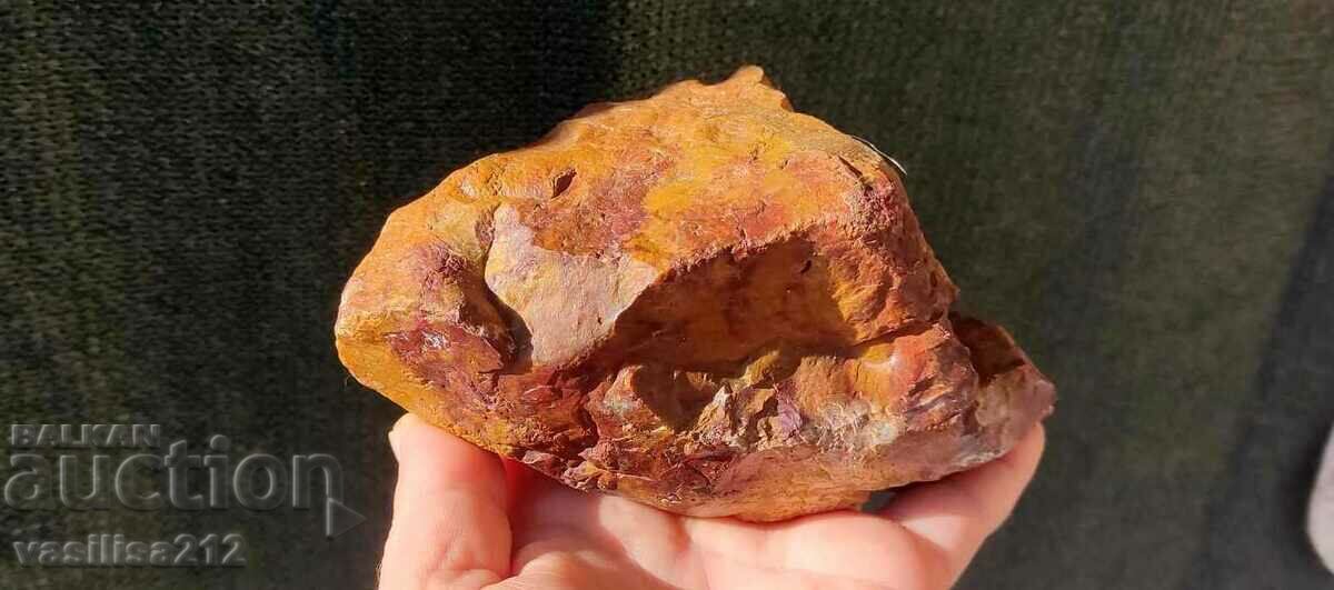 Δημοπρασία Ένας μεγάλος ίασπις με ράβδωση Δημοπρασία Ένας μεγάλος ίασπις με ράβδωση