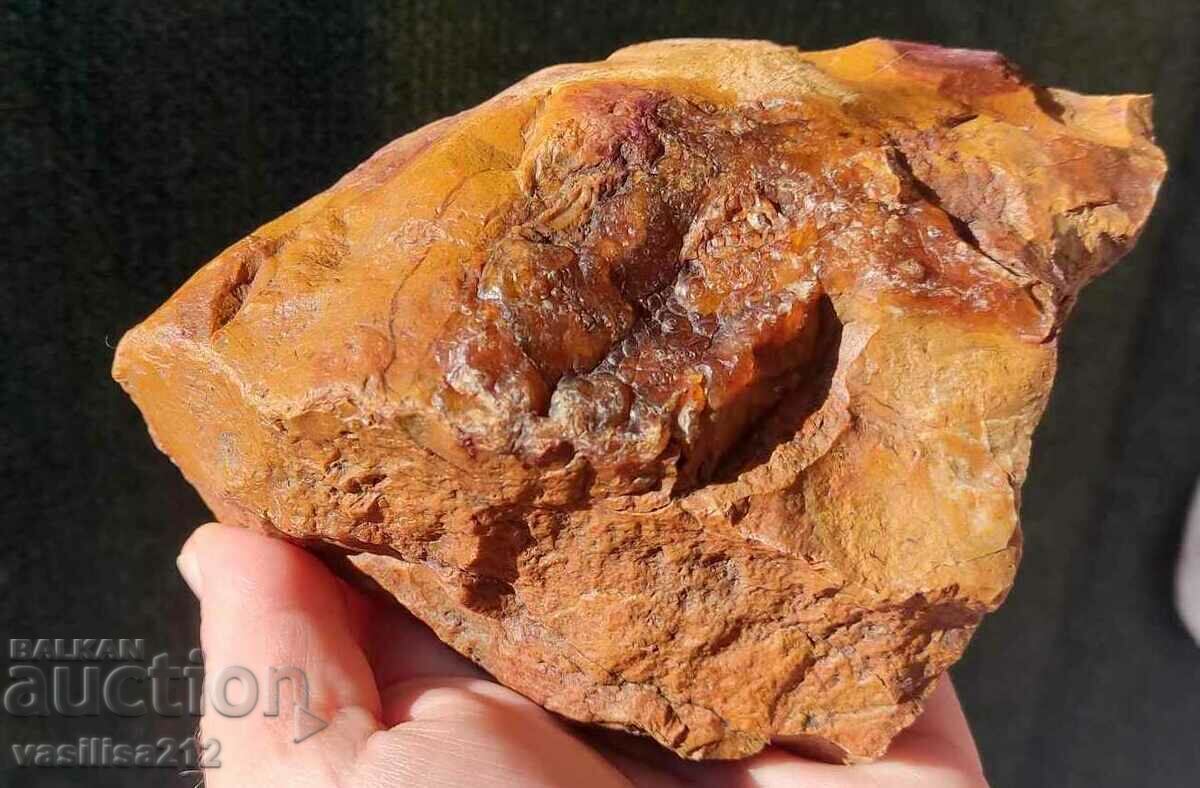 Delivery of A large jasper with a streak