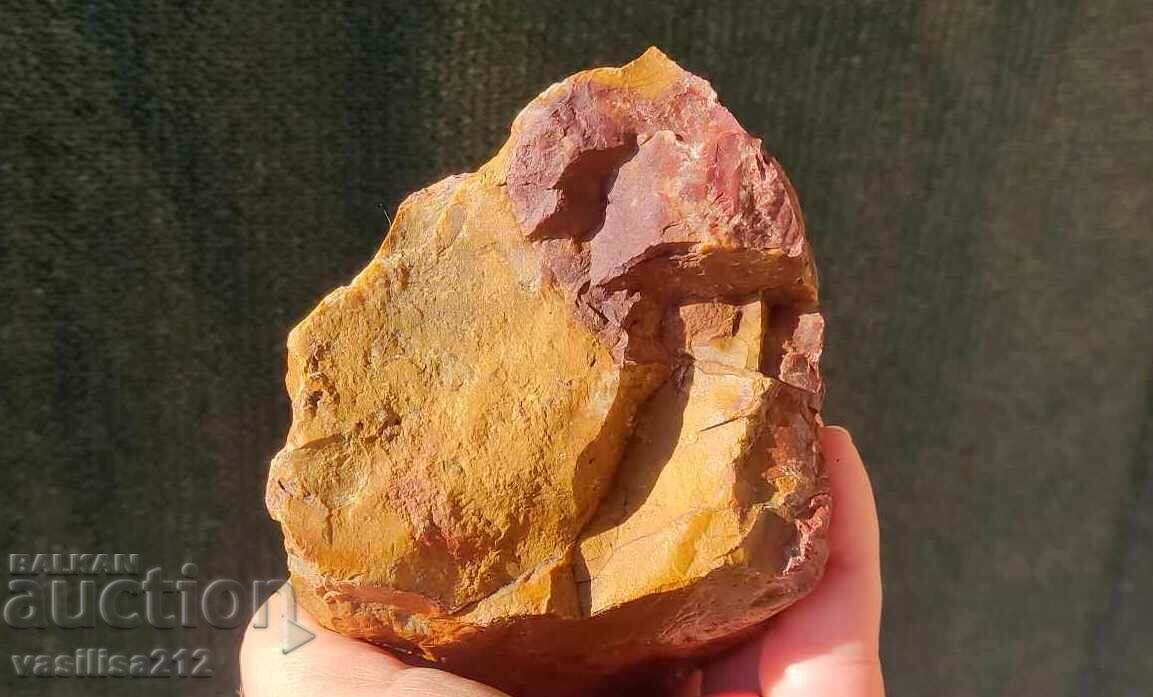 A large jasper with a streak - 5