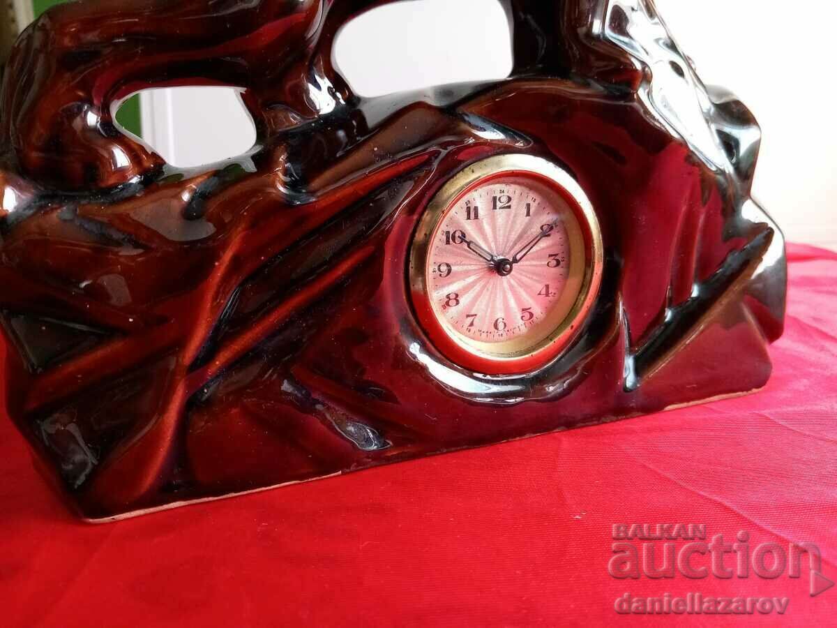 Доставка на Стар Немски Порцеланов Настолен Каминен Часовник ЛЪВ
