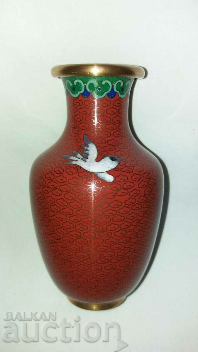 Παλαιό εμαγιέ βάζο με τιμή 35.00 BGN | € 17.90 Παλαιό εμαγιέ βάζο με τιμή 35.00 BGN | € 17.90