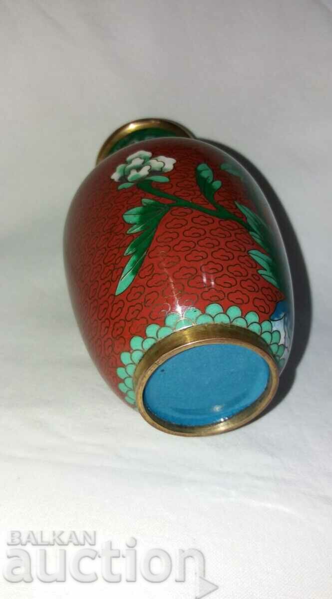 Δημοπρασία Παλαιό εμαγιέ βάζο Δημοπρασία Παλαιό εμαγιέ βάζο