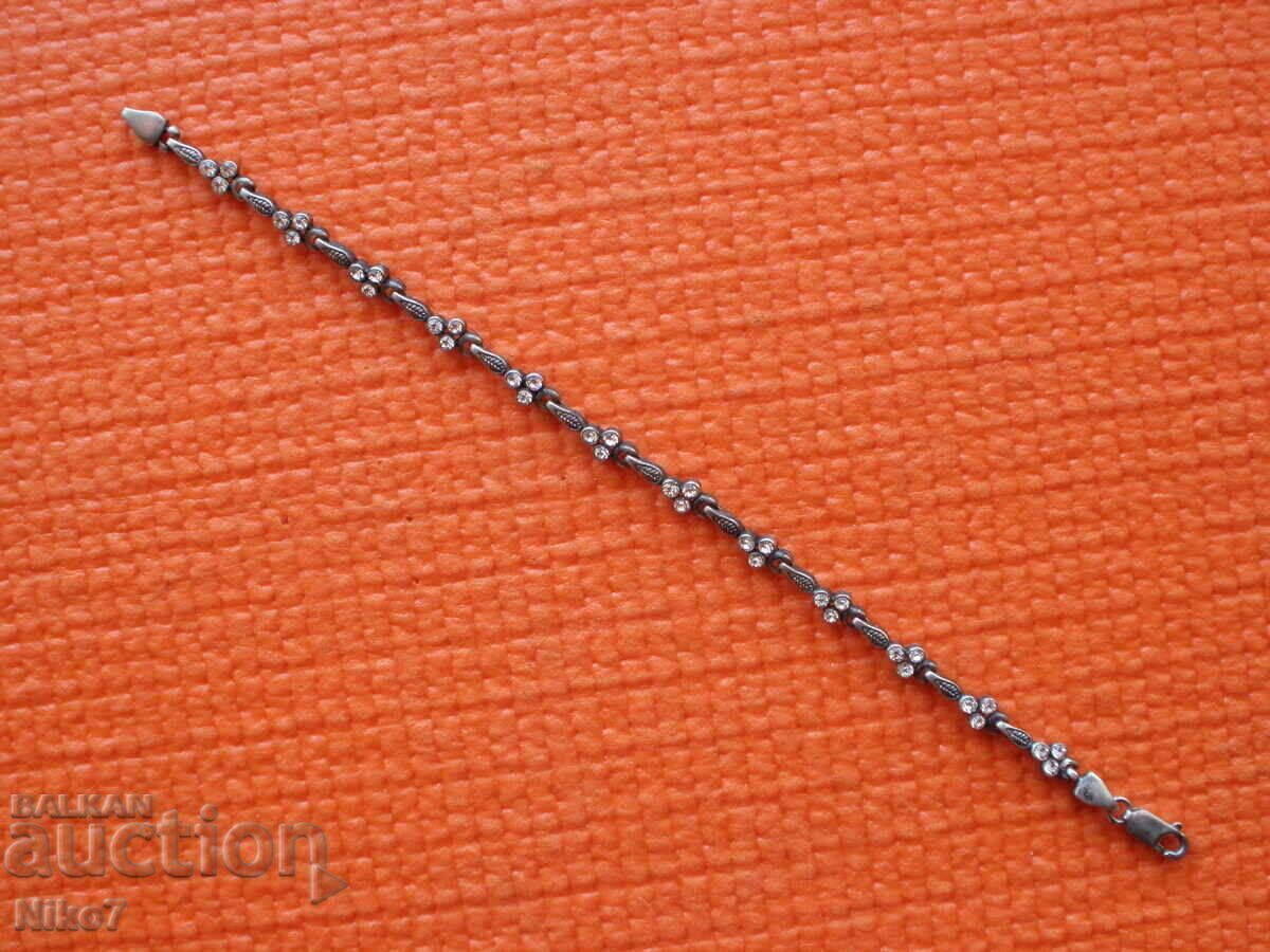 Παλιό ασημένιο βραχιόλι με πέτρες. με τιμή 54.99 BGN | € 28.12 Παλιό ασημένιο βραχιόλι με πέτρες. με τιμή 54.99 BGN | € 28.12