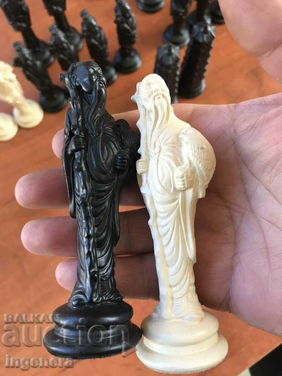 Livrarea FIGURĂ FIGURI ORNAMENTE DE ALABASTRU 15 ALB ȘI 15 NEGRU