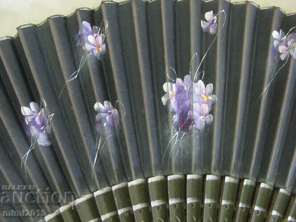 Auction  40's Wooden Fan