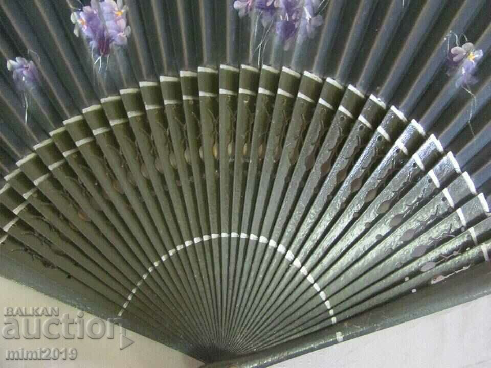 Delivery of 40's Wooden Fan