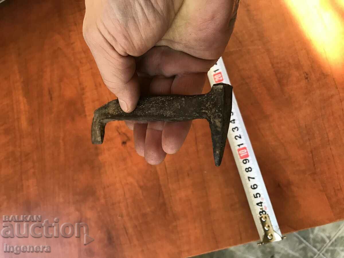 LEATHER'S TOOL PRIMITIVE FOR HORSE AMMUNITION HOLE - 6