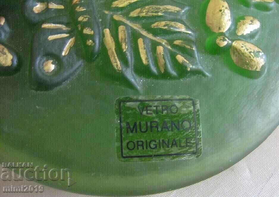 Delivery of Old Murano Glass Souvenir Delivery of Old Murano Glass Souvenir