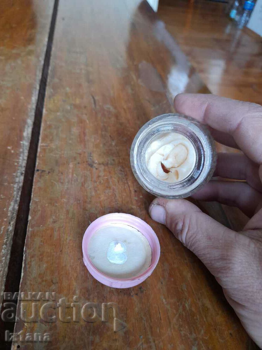 Delivery of An old jar of Snezhina cream Delivery of An old jar of Snezhina cream