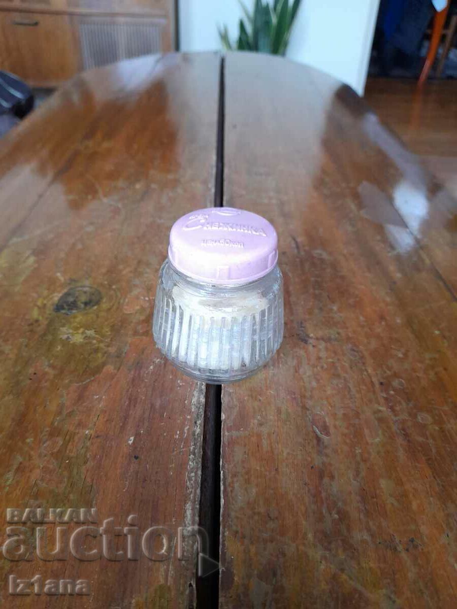 An old jar of Snezhina cream An old jar of Snezhina cream