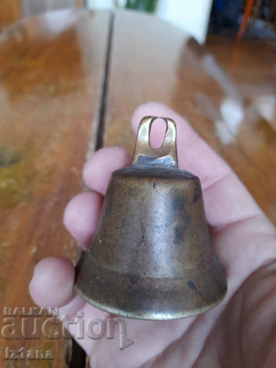 Clopot vechi, aplaudă, chan cu preț 38.00 BGN | € 19.43