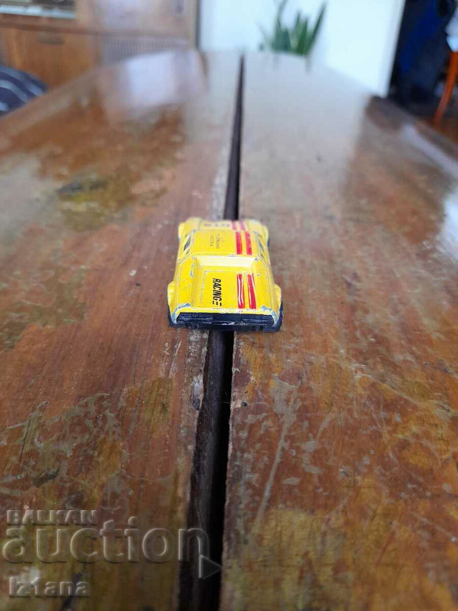 Licitație Mașină veche, cărucior