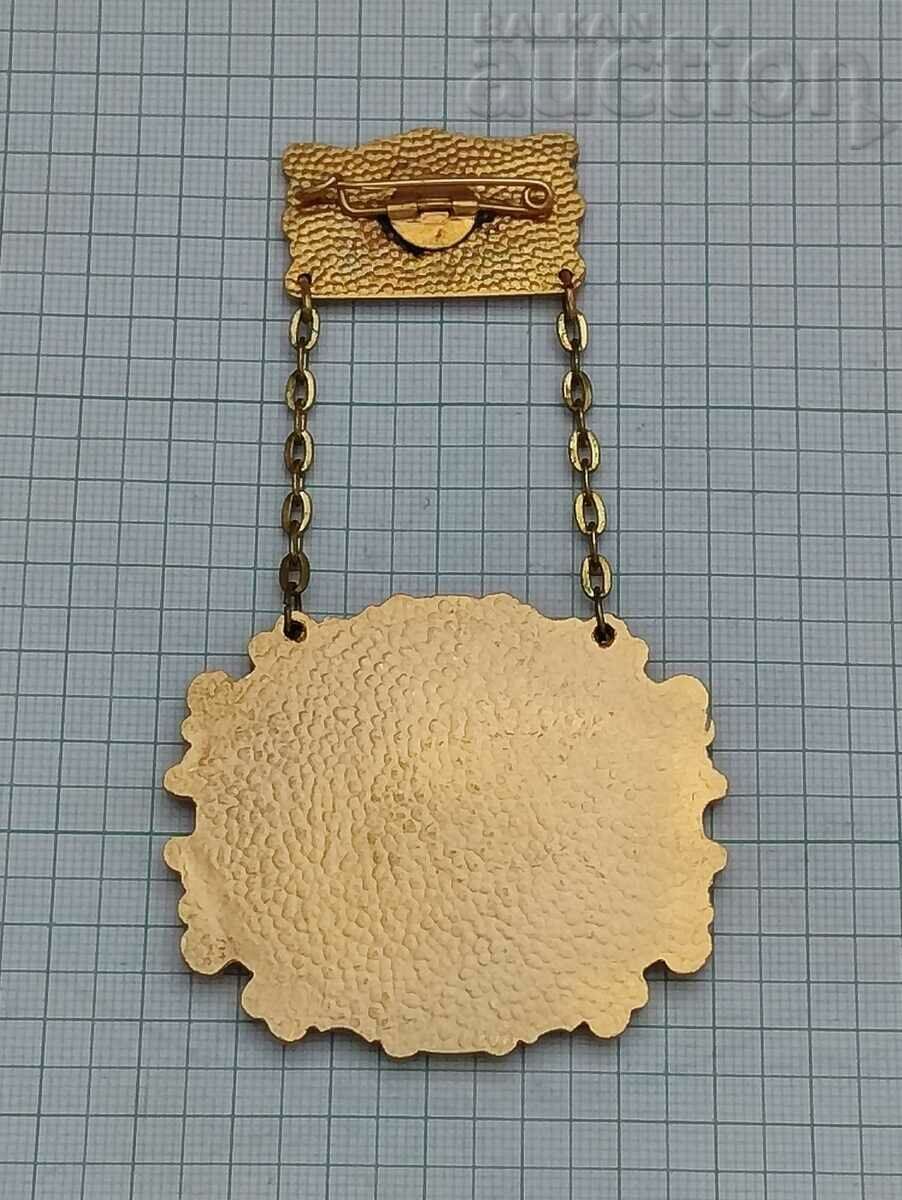 Delivery of ESSINGEN GERMANY EASTER 1972 BADGE MEDAL