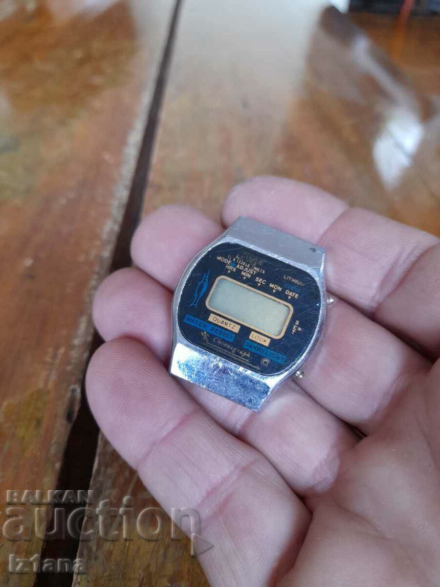 Old electronic clock with price 11.00 BGN | € 5.62 Old electronic clock with price 11.00 BGN | € 5.62