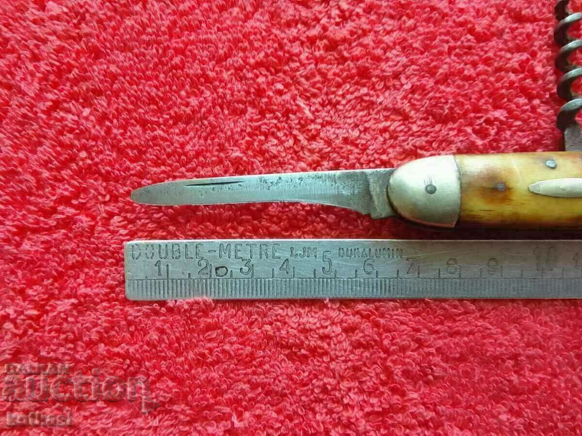 Old pocket knife made of bone with price 25.50 BGN | € 13.04 Old pocket knife made of bone with price 25.50 BGN | € 13.04