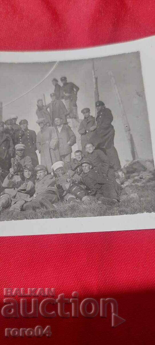 Delivery of GUNS - SOLDIERS - GRENADES Delivery of GUNS - SOLDIERS - GRENADES