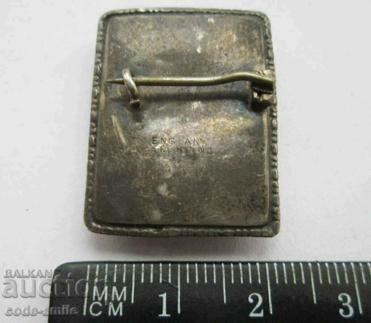 Auction Old ladies silver brooch engraving goddess of the hunt Diana Auction Old ladies silver brooch engraving goddess of the hunt Diana