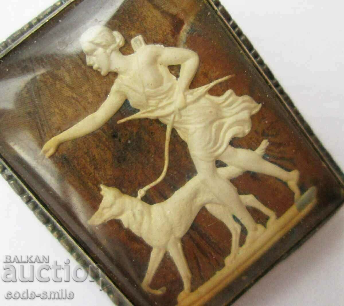 Old ladies silver brooch engraving goddess of the hunt Diana - 5 Old ladies silver brooch engraving goddess of the hunt Diana - 5