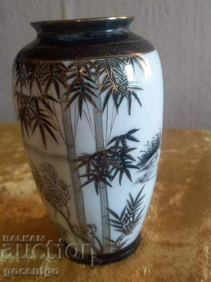 Vase porcelain JAPAN marking